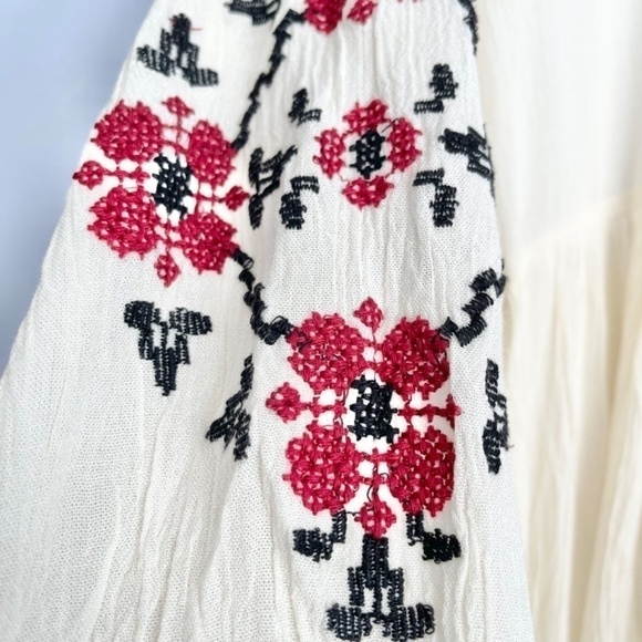 𝅺new Cute Option Ivory Embroidered Boho Peasant Top US S - Picture 4 of 8